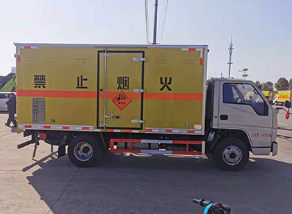 东安爆破器材运输车技术升级与安全合规新趋势