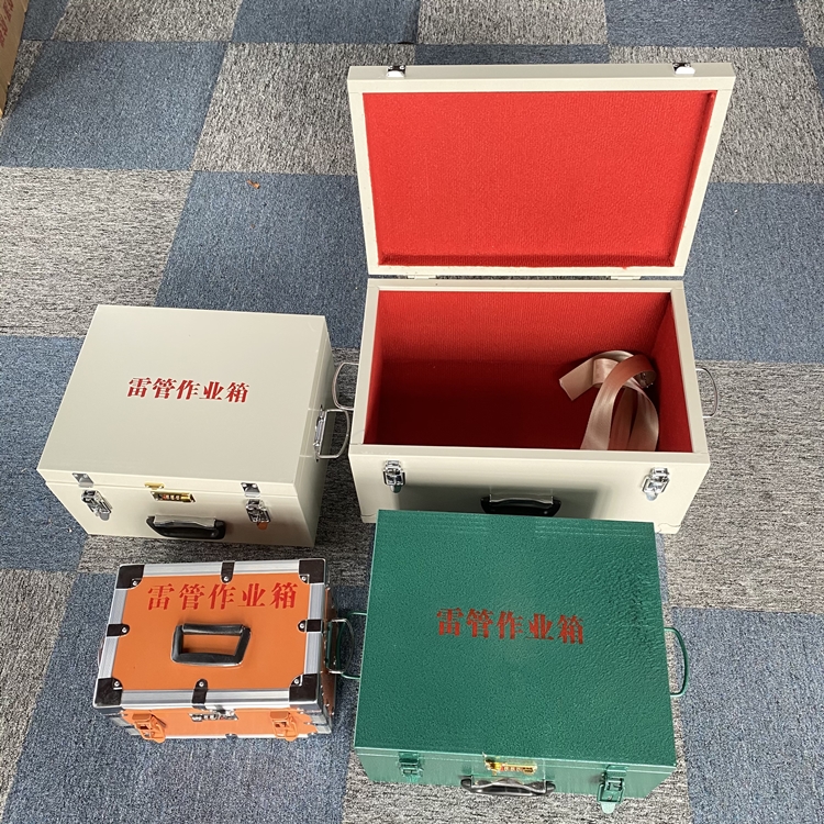 东安爆破工程作业箱如何选择？玻璃钢与传统材质的全面对比